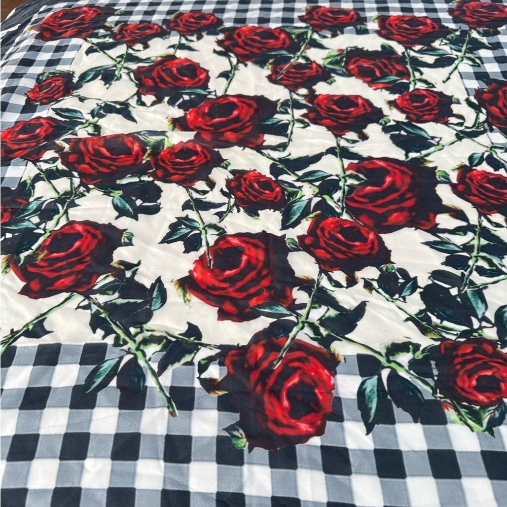 Clever Carriage Company Rose Patterned Scarf - Black and Red 💯 Silk - Picture 3 of 11